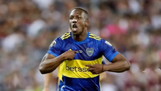Advíncula abre la puerta a su salida de Boca: ¿rumbo Alianza Lima?