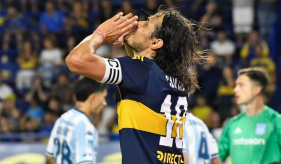 Silbado y cuestionado: Cavani volvió y la Bombonera habló