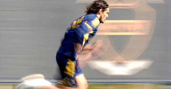 Cavani reaparece en la hora más límite y Boca se aferra a su jerarquía