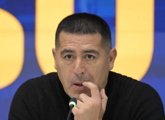 Riquelme acelera por un goleador y define el mercado de Boca