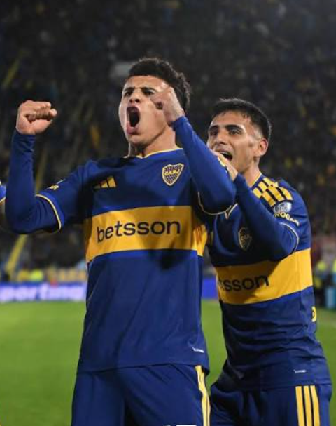 Flores se anima a todo: golazo y festejo a lo Tevez